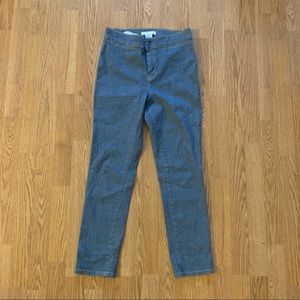 High waisted light wash stretch denim